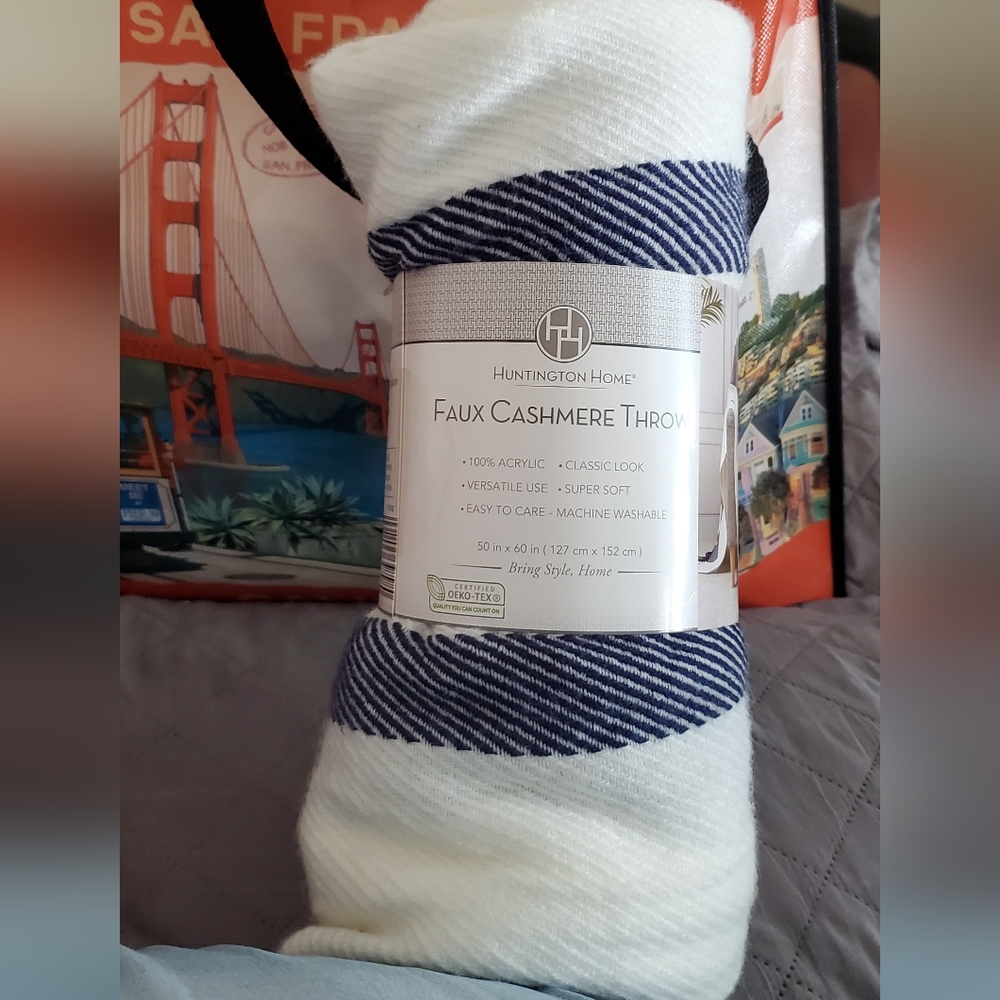 Huntington Home Faux Cashmere Blanket Brand New.